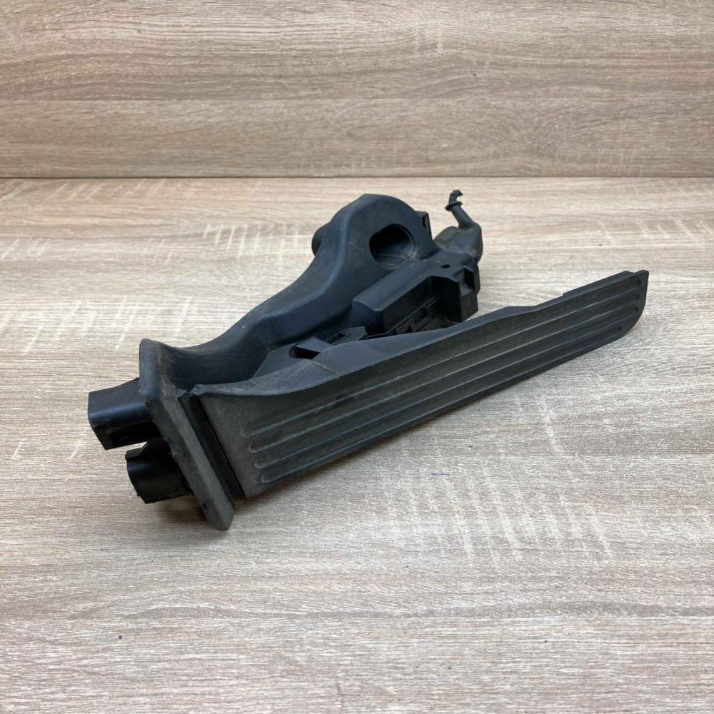 1K1721503L 6PV008600 With Plug Accelerator throttle pedal Volkswagen PASSAT B6