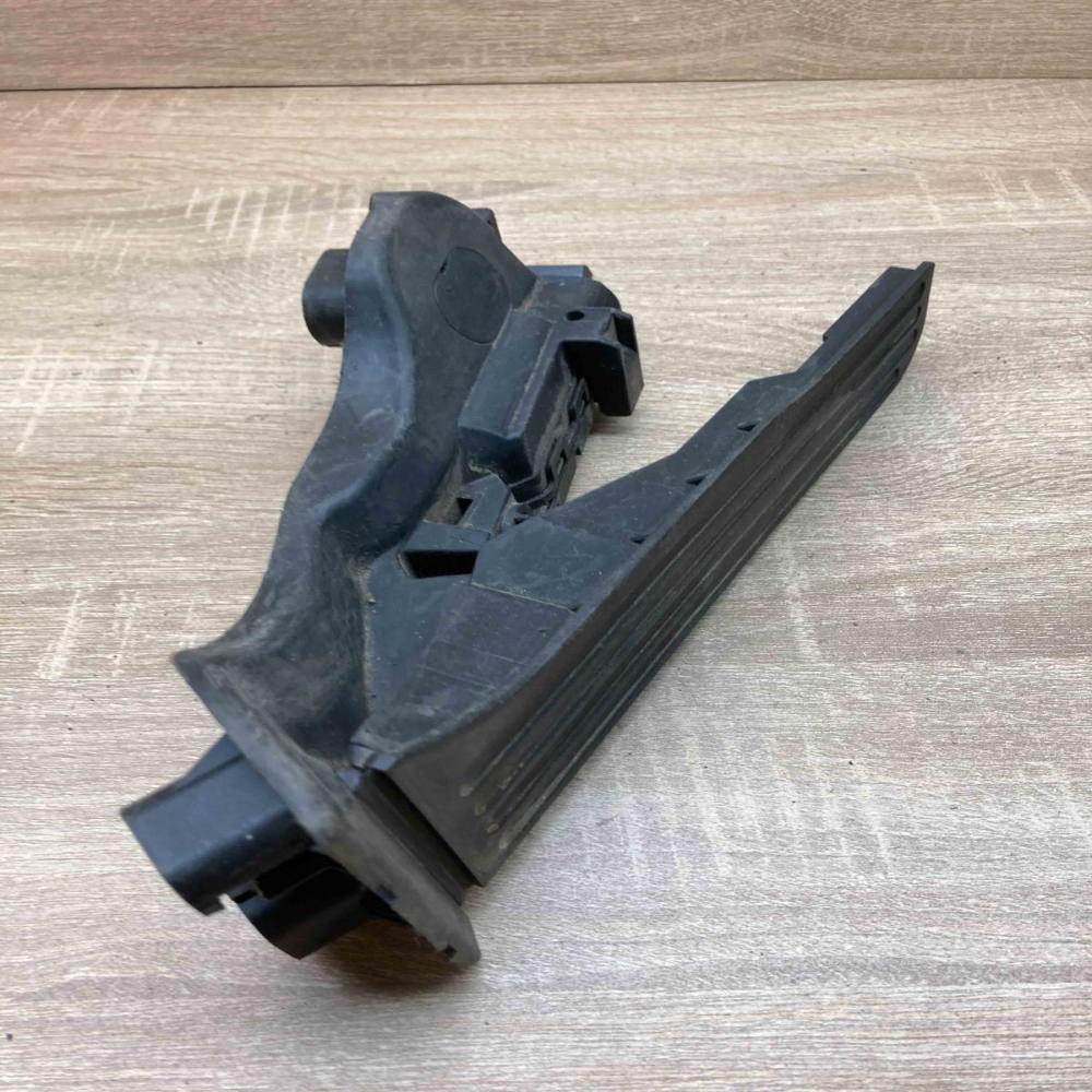1K1721503L 6PV008600 With Plug Accelerator throttle pedal Volkswagen PASSAT B6