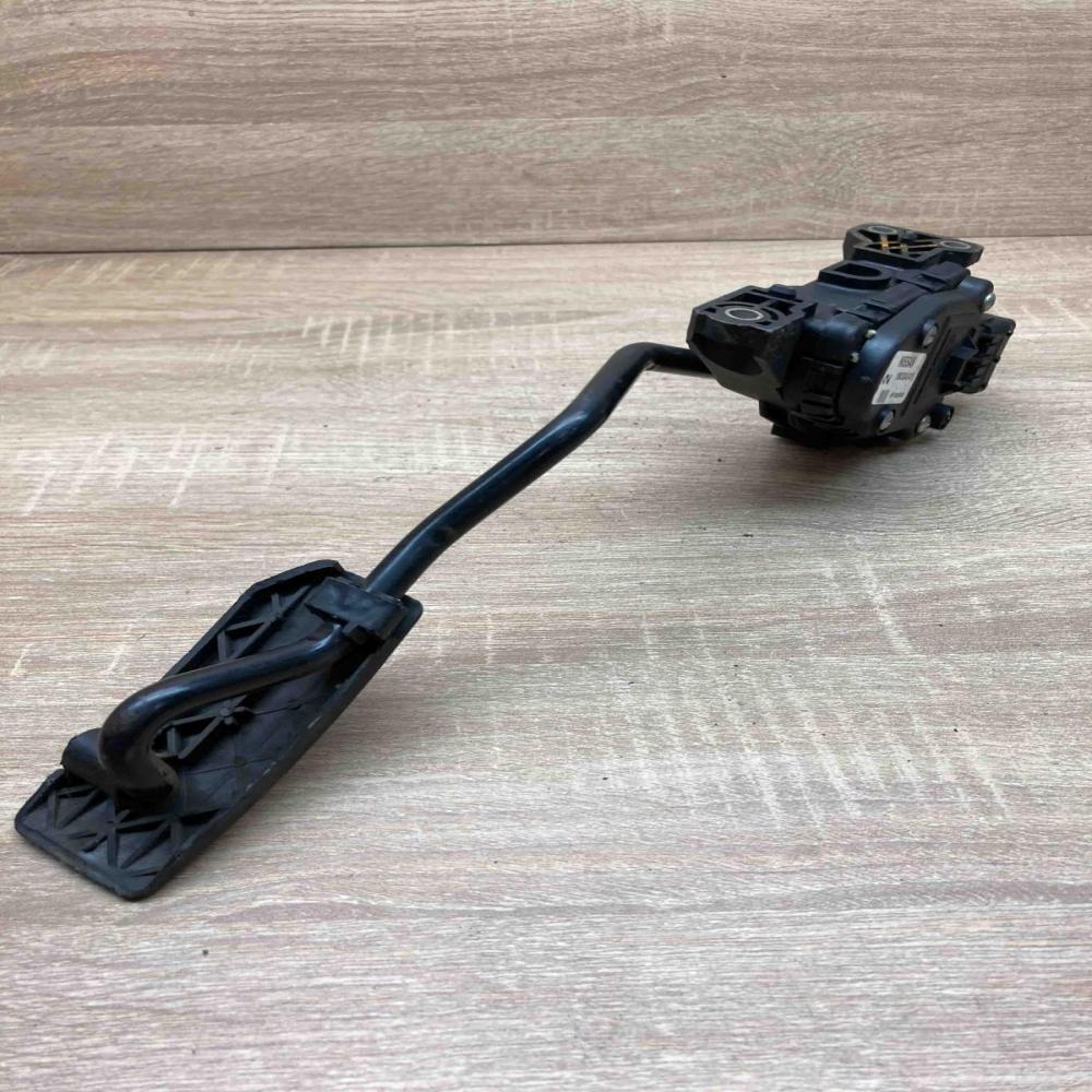 18002AU410 6PV008620  Accelerator throttle pedal Nissan Primera