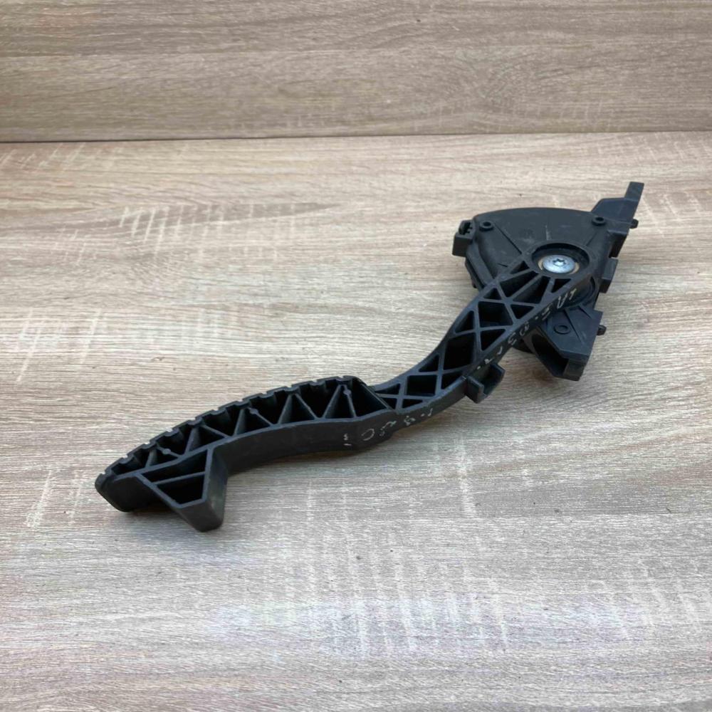8200002904 6PV008119  Accelerator throttle pedal Renault Laguna II