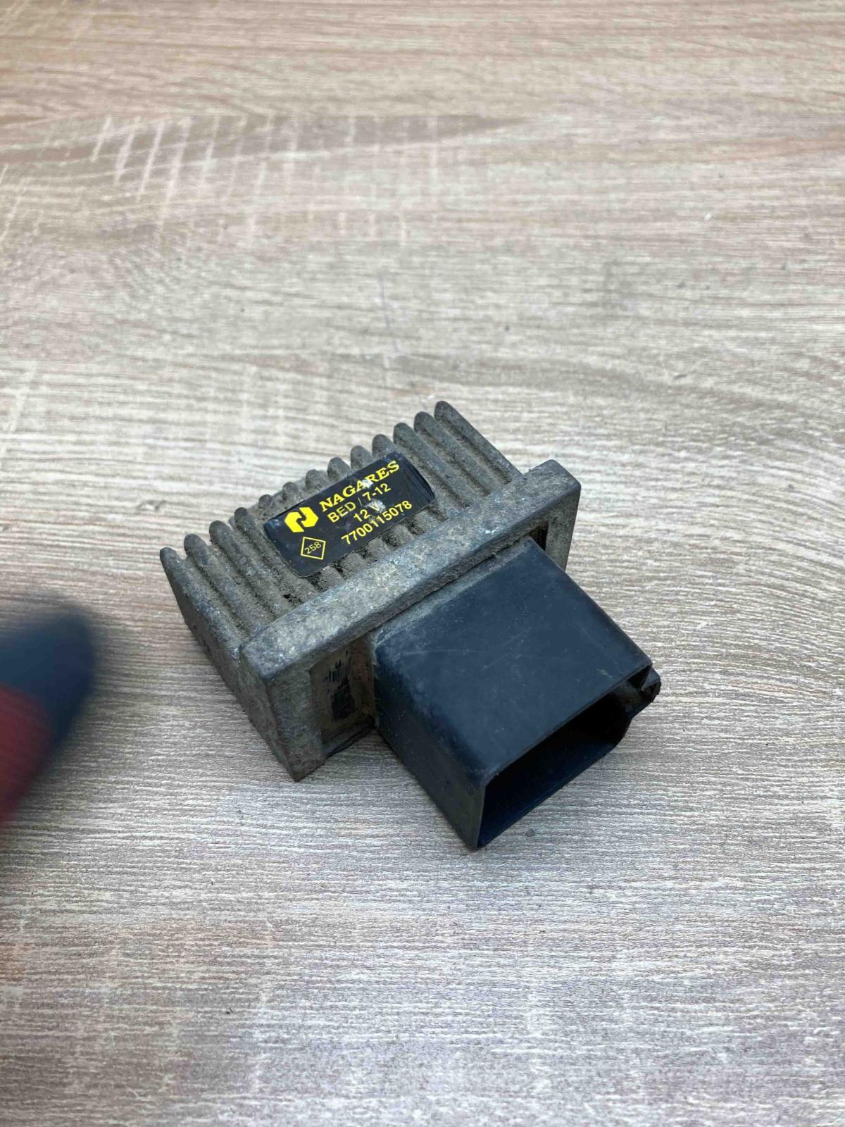 7700115078   Glow plug pre-heat relay Renault Espace III