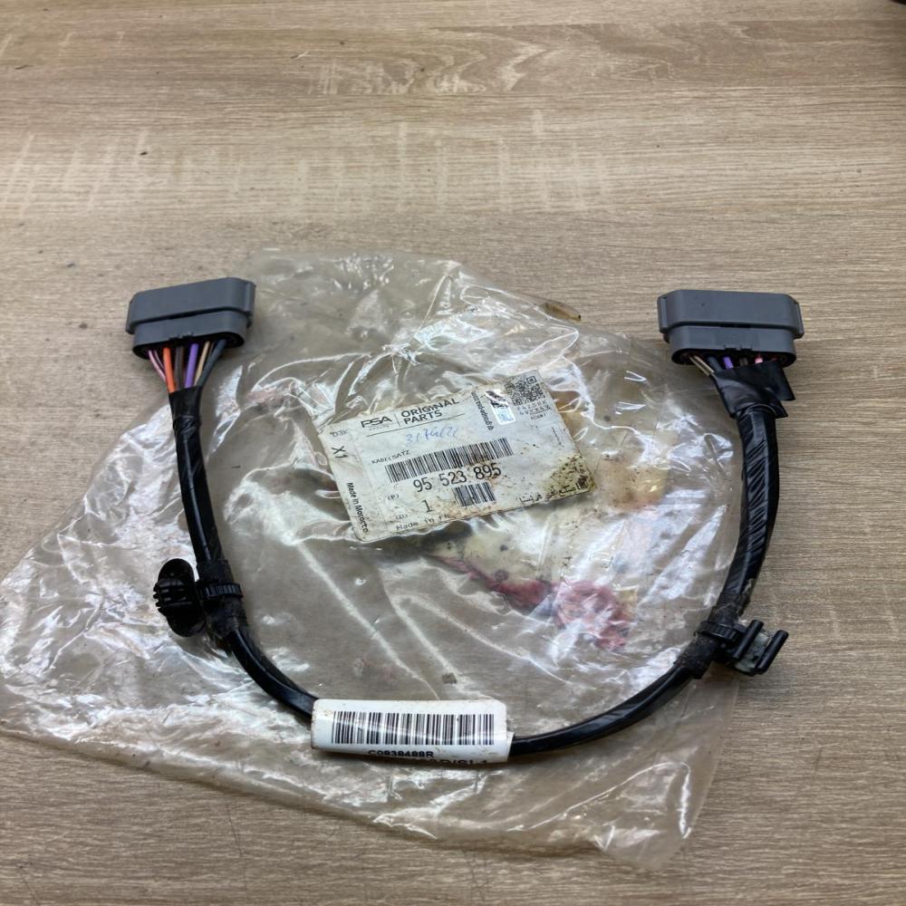 95523895   Other AdBlue system parts Opel Movano B