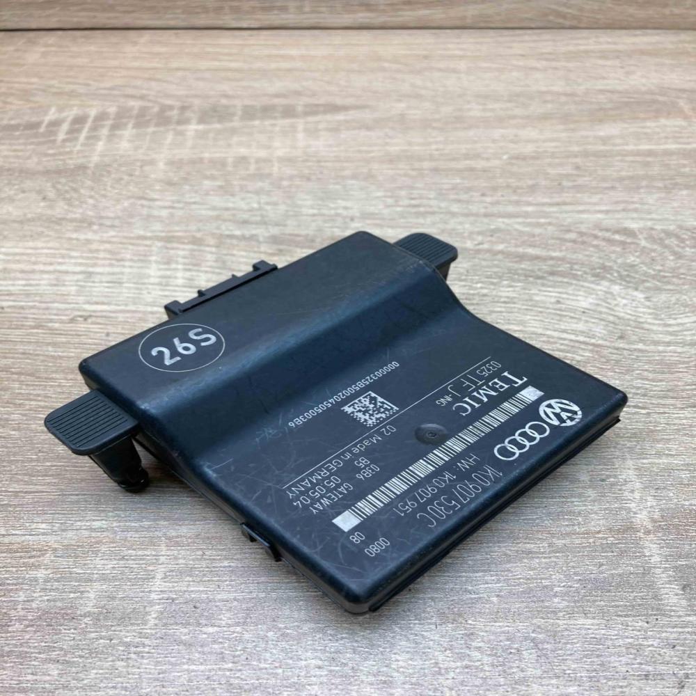 1K0907530C 1K0907951  Gateway control module Volkswagen Golf V