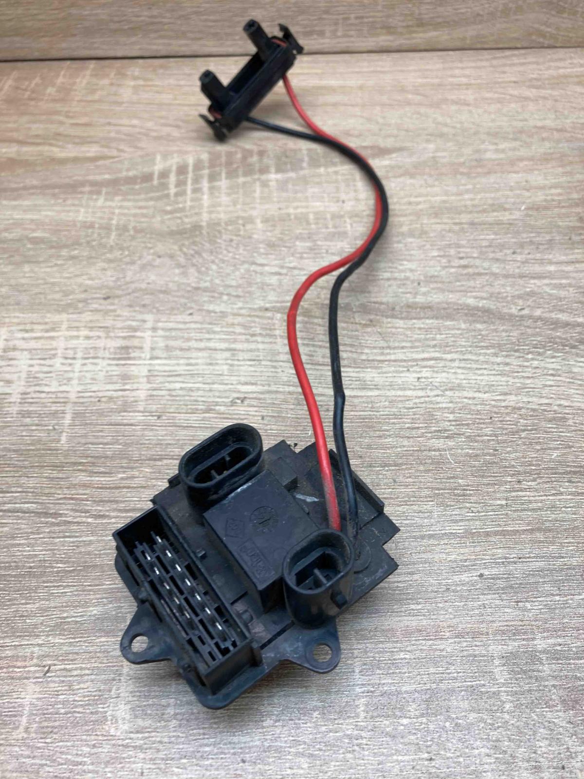 16565662699   Heater blower motor/fan resistor Renault Clio II