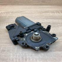 05071941 119024 114  Front door window regulator motor Audi A6 S6 C5 4B