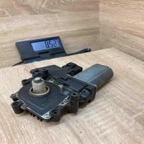 05071941 119024 114  Front door window regulator motor Audi A6 S6 C5 4B
