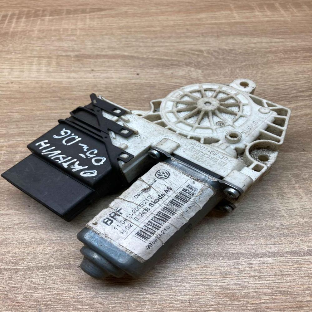 996644 101   Rear door window regulator motor Skoda Octavia Mk2 (1Z)