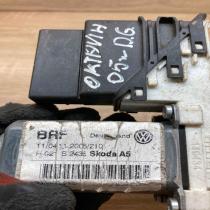 996644 101   Rear door window regulator motor Skoda Octavia Mk2 (1Z)
