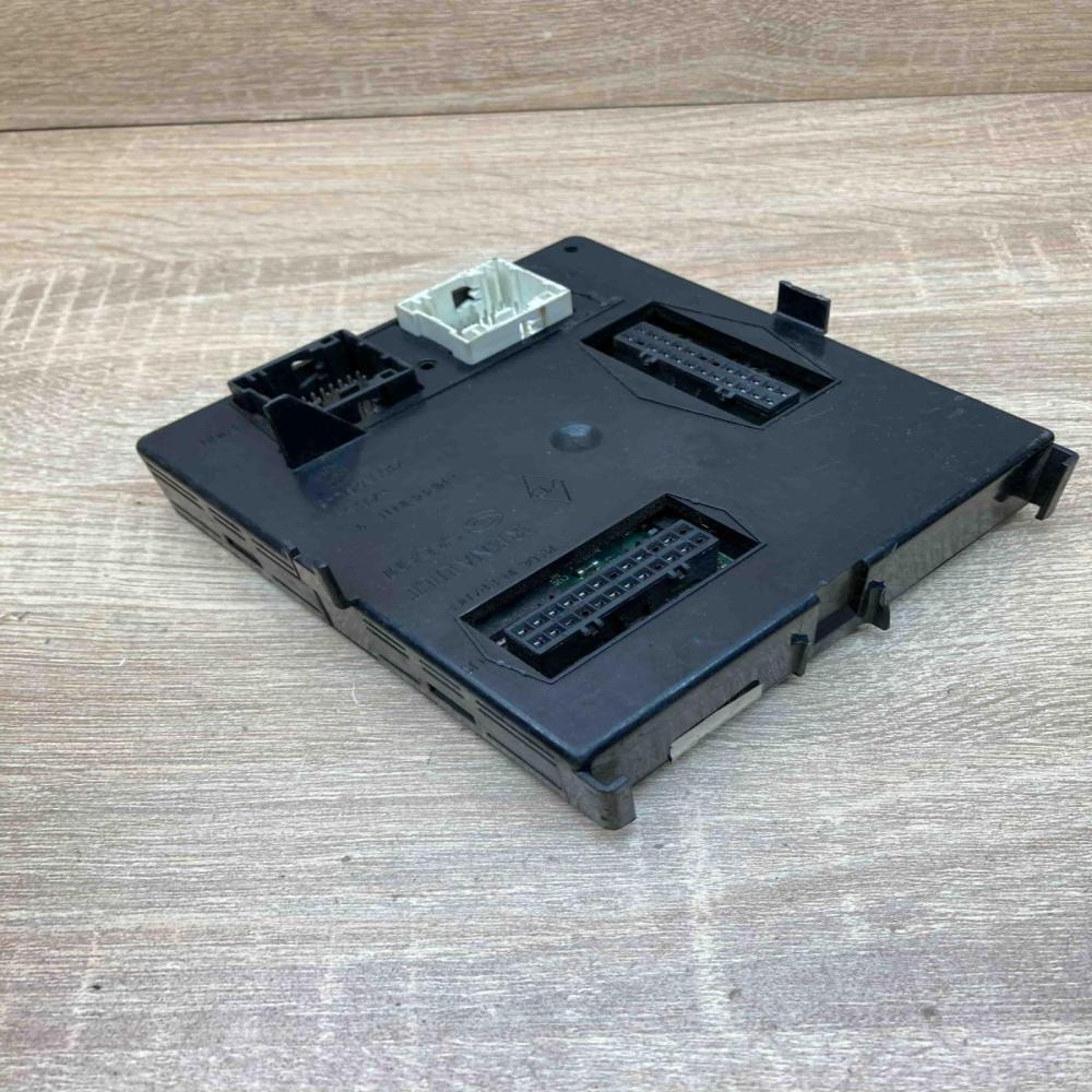 8200190293 21653294 8  Central body control module Renault Laguna II