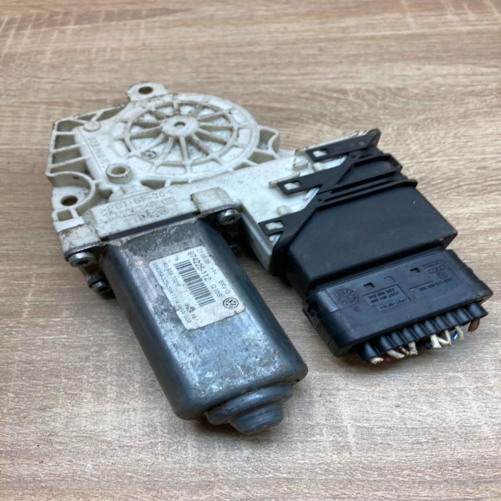 1K0959703P  With Plug Rear door window regulator motor Volkswagen PASSAT B6