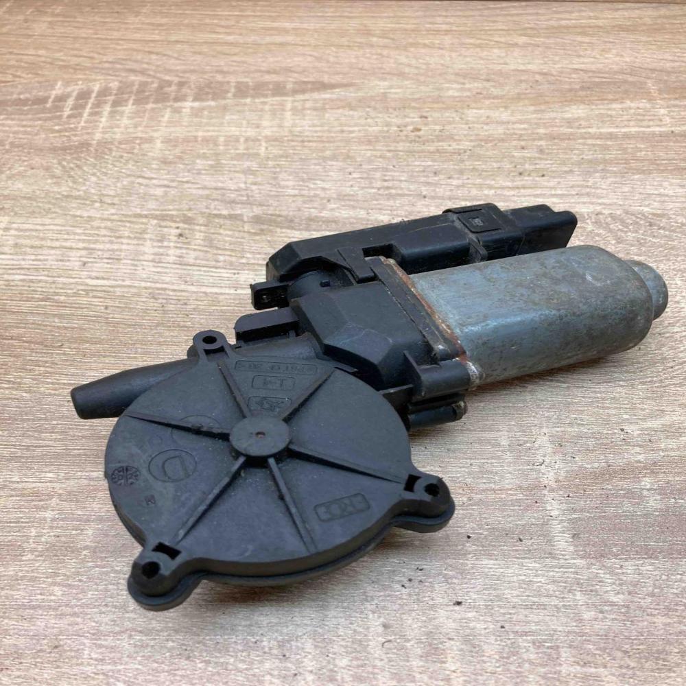 400568T1   Front door window regulator motor Renault Laguna I