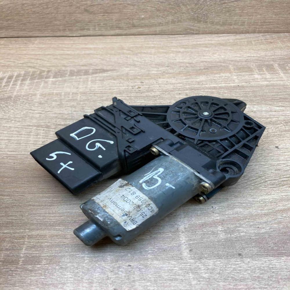 1C0959812 0130821696  Front door window regulator motor Volkswagen PASSAT B5.5