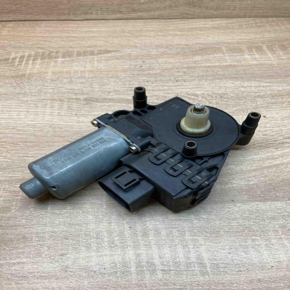 0130821774 0102000990  Wiper motor Audi A6 S6 C6 4F