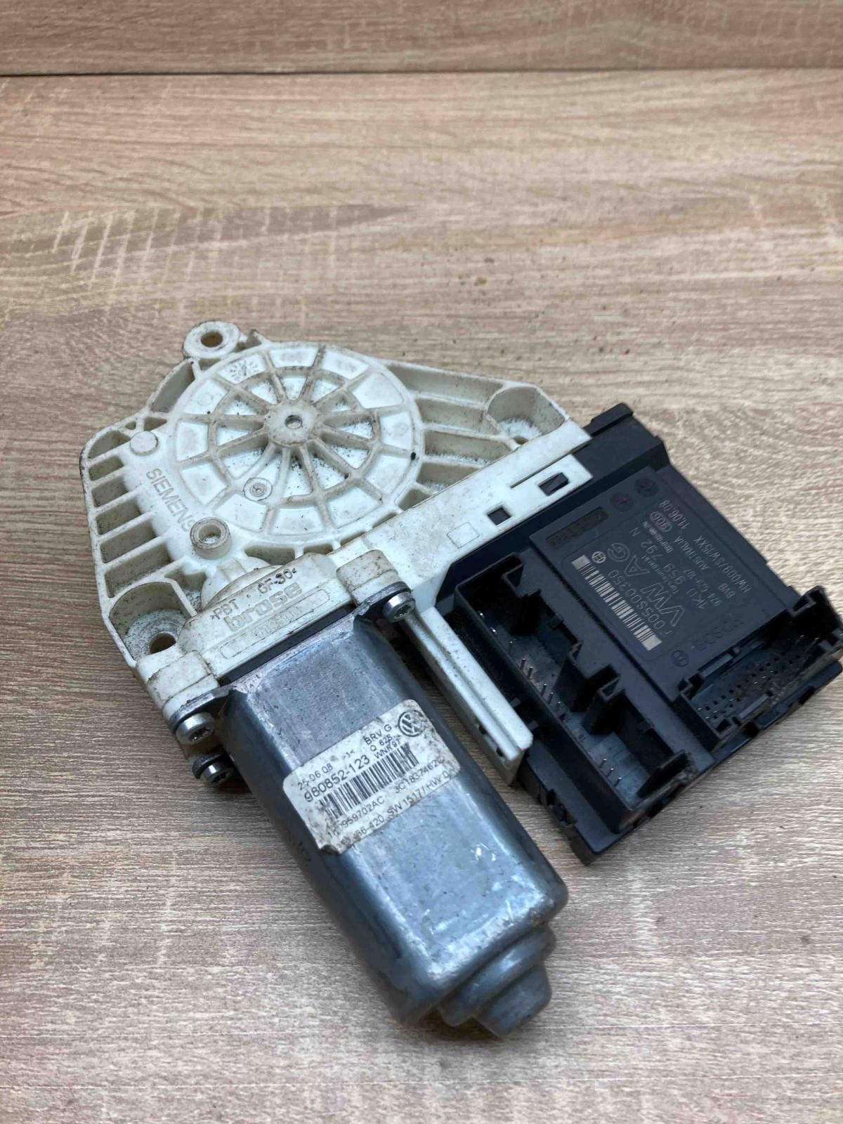 1K0959792N 1K0959702AC  Front door window regulator motor Volkswagen PASSAT B6