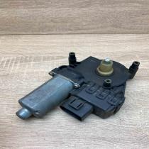 0130821784 1103004422  Rear door window regulator motor Audi A6 S6 C4 4A