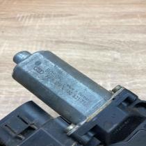 0130821784 1103004422  Rear door window regulator motor Audi A6 S6 C4 4A