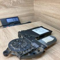 7L0959795   Rear door window regulator motor Volkswagen Touareg I