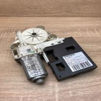 30737675 5WK11431K  Front door window regulator motor Volvo V50