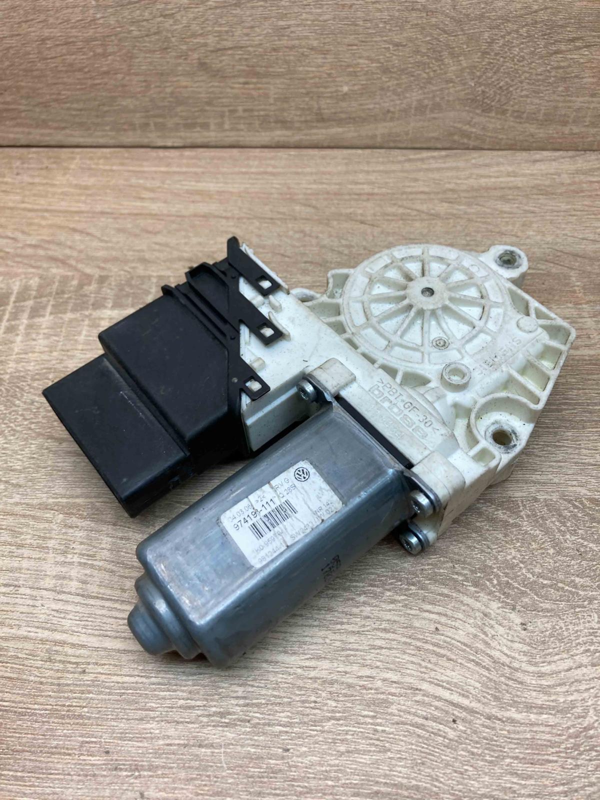 1K0959704P 993425 200  Rear door window regulator motor Volkswagen PASSAT B6