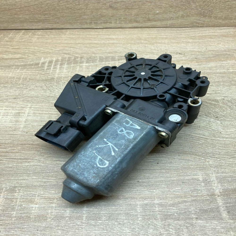 4D0959801E   Front door window regulator motor Audi A8 S8 D2 4D