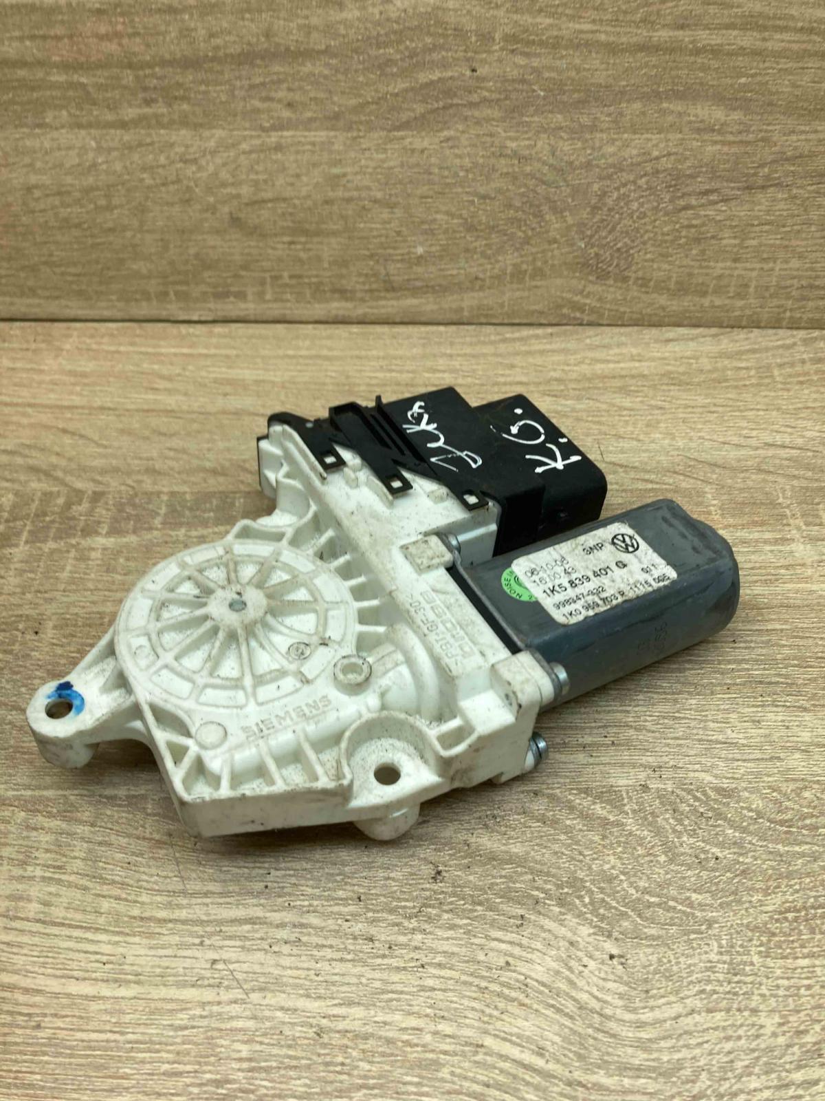 1K5839401G 1K0959703P  Rear door window regulator motor Volkswagen Jetta V