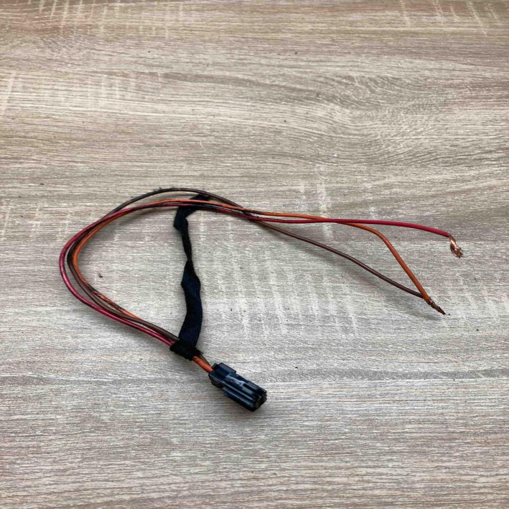 2105456128   Plug wire Mercedes-Benz E W210