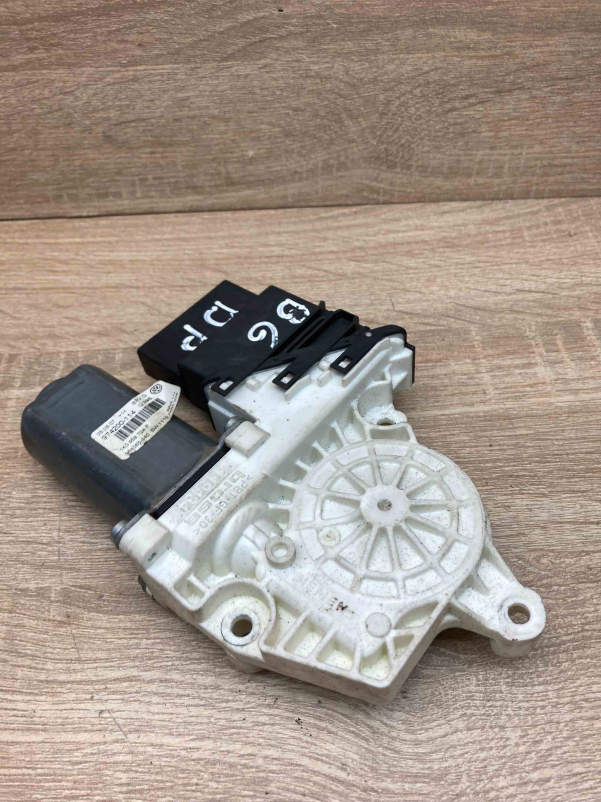 1K0959704P 974200 114  Rear door window regulator motor Volkswagen PASSAT B6