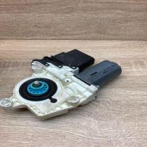 1K0959704P 974200 114  Rear door window regulator motor Volkswagen PASSAT B6