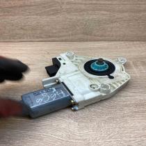 4F0959801B   Front door window regulator motor Audi A6 S6 C6 4F