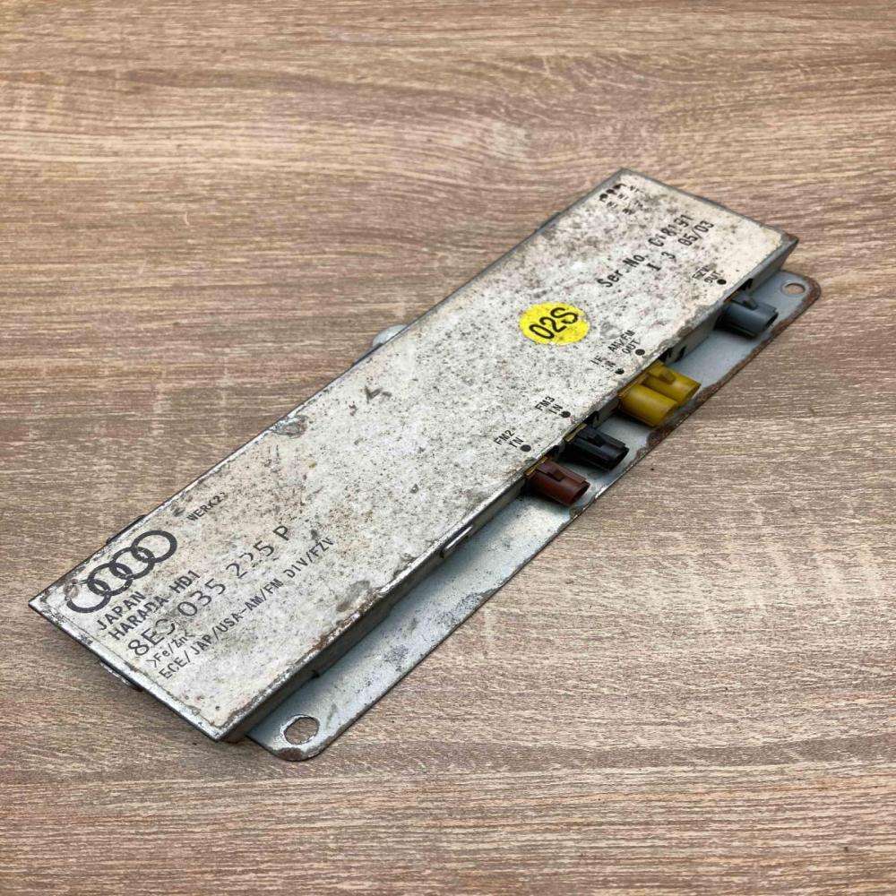 8E0035225P   Aerial antenna amplifier Audi A4 S4 B6 8E 8H