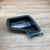 Headlight Dust Cover  RH Headlight/headlamp dust cover Mercedes-Benz E W211