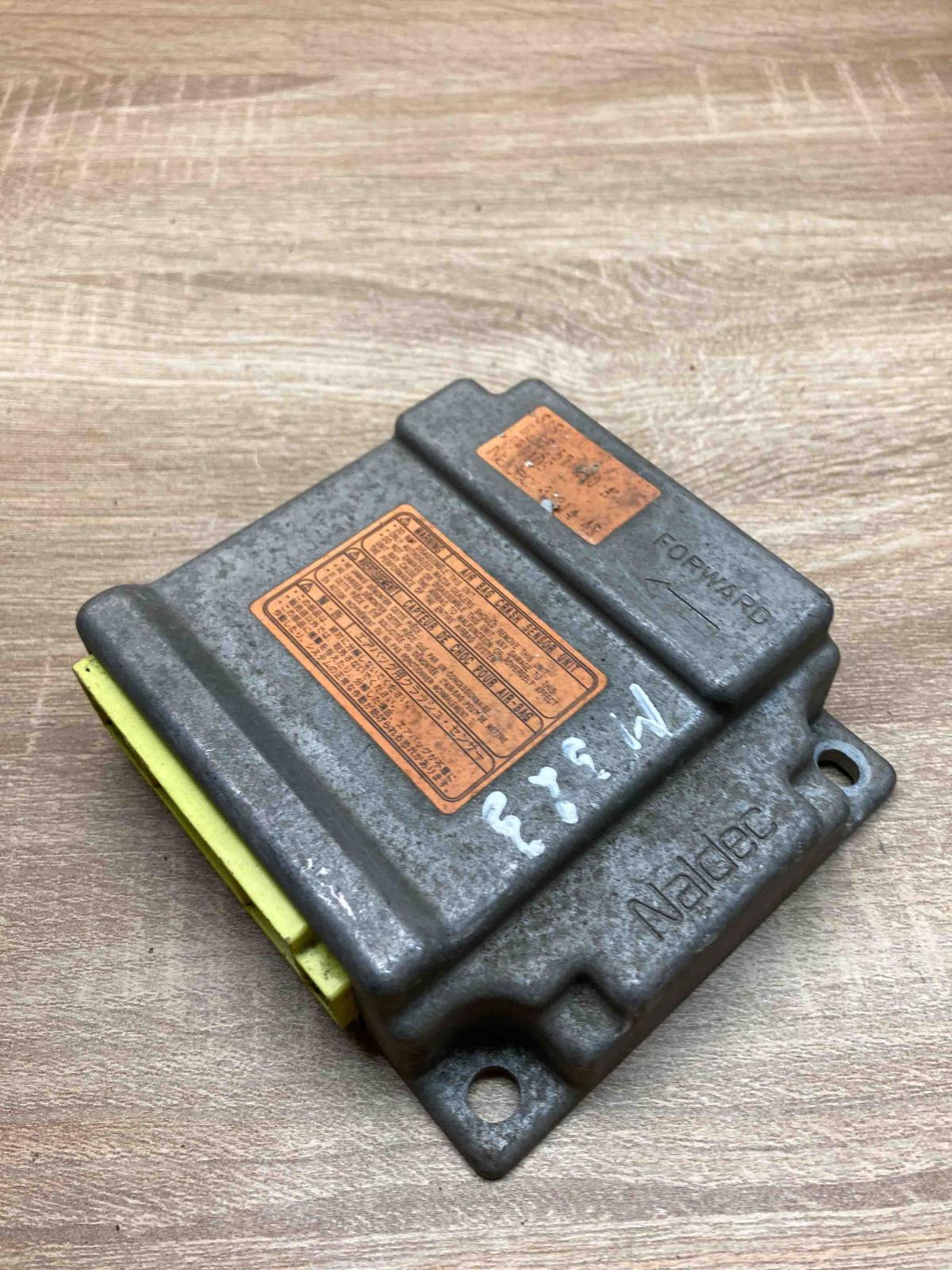 B25B57K30A   Airbag control unit/module Mazda 323 F