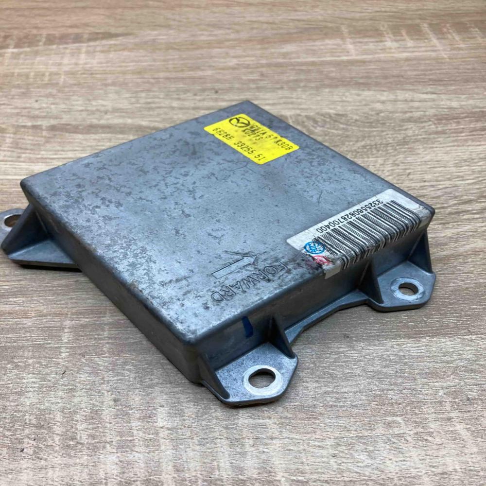 G31A57K30B   Airbag control unit/module Mazda 6