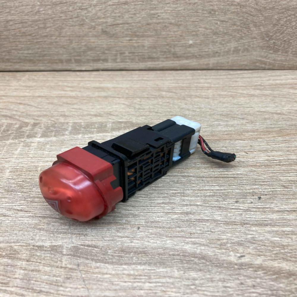 06016 Main  Hazard light switch Nissan Almera Tino