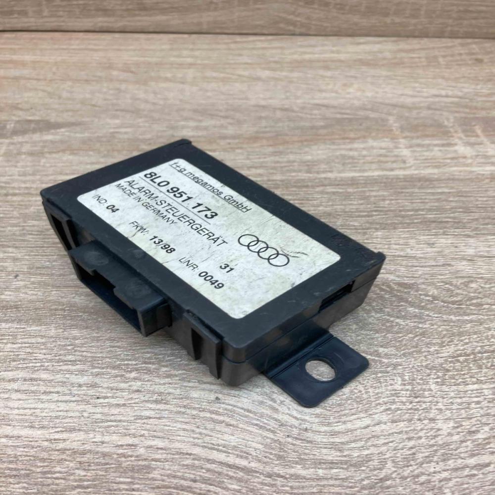 8L0951173   Alarm control unit/module Audi A3 S3 8L