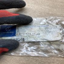 A2108240149   Rear wiper blade arm Mercedes-Benz E W210