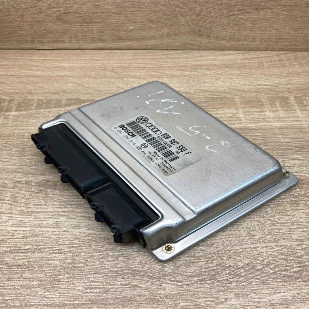 8D0907558F 0261204614  Engine control unit/module ECU Volkswagen PASSAT B5