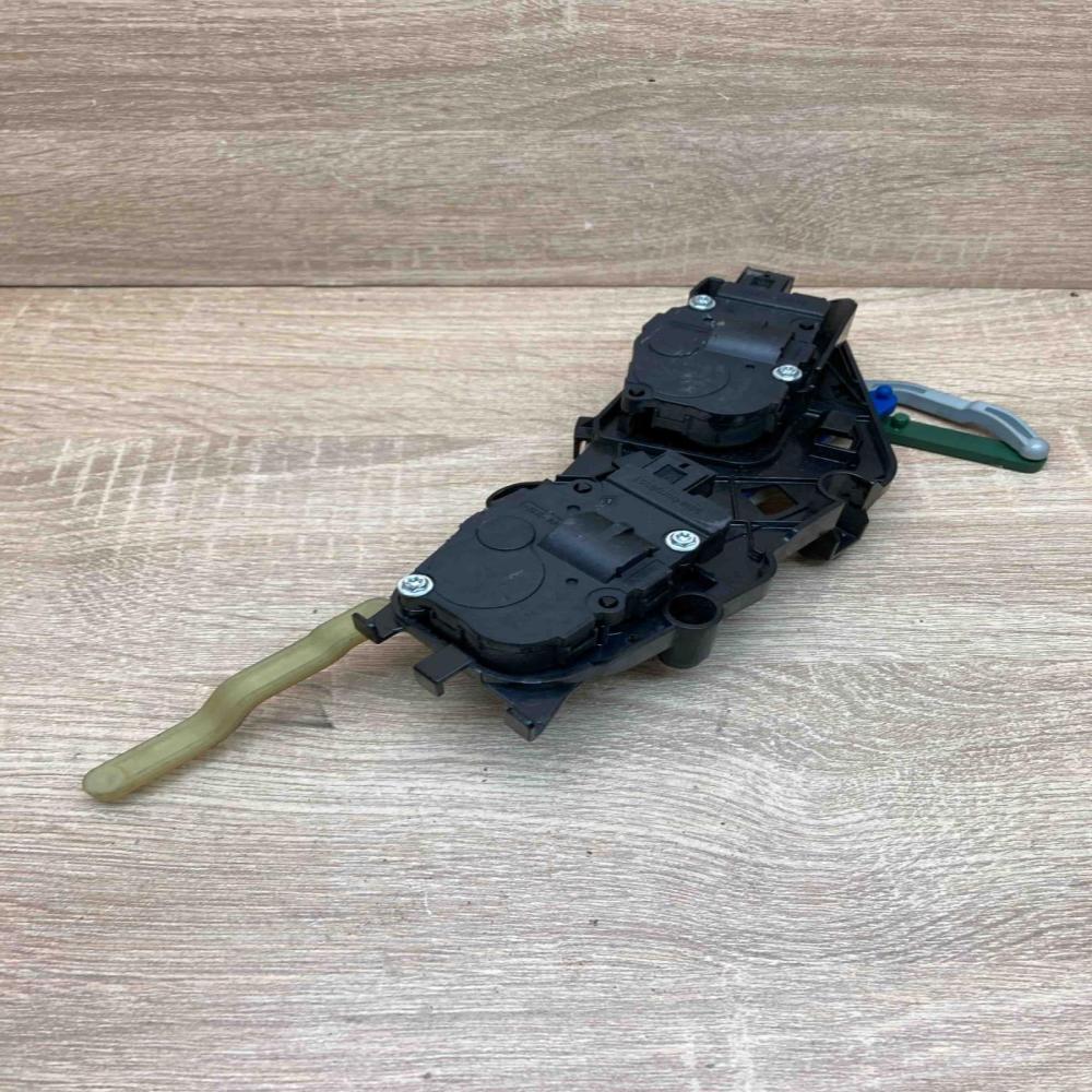 K9749005 22112009 Set Air flap motor/actuator Mercedes-Benz C W204