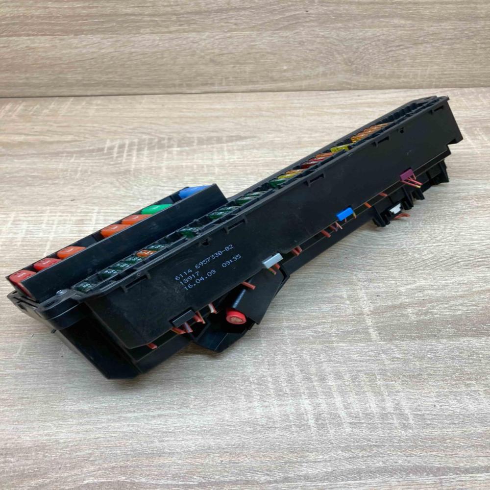 6957330 18917  Fuse module BMW 5 E60 E61