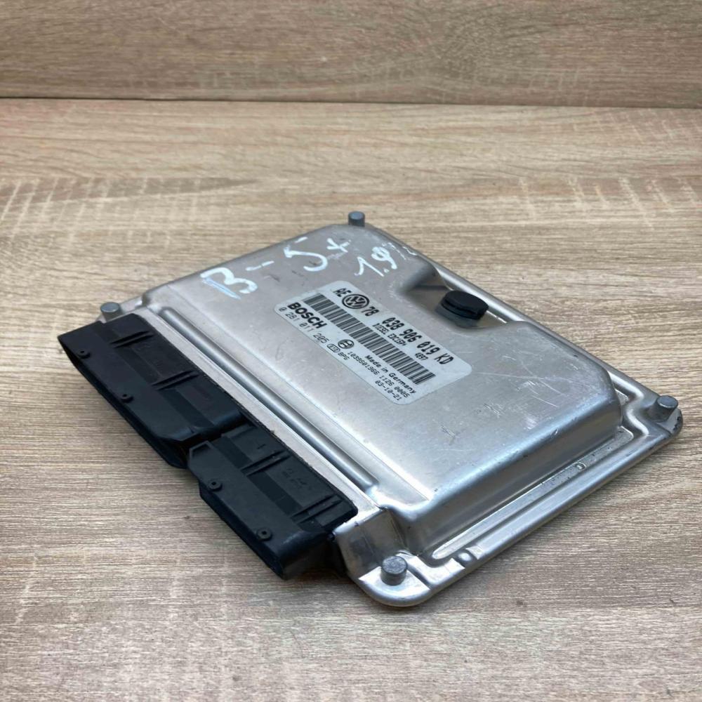 038906019KD 0281011205  Engine control unit/module ECU Skoda Superb B5 (3U)