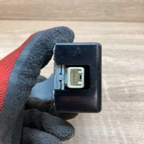 89741 0F010 61B168 000  Door control unit/module Toyota Corolla Verso AR10