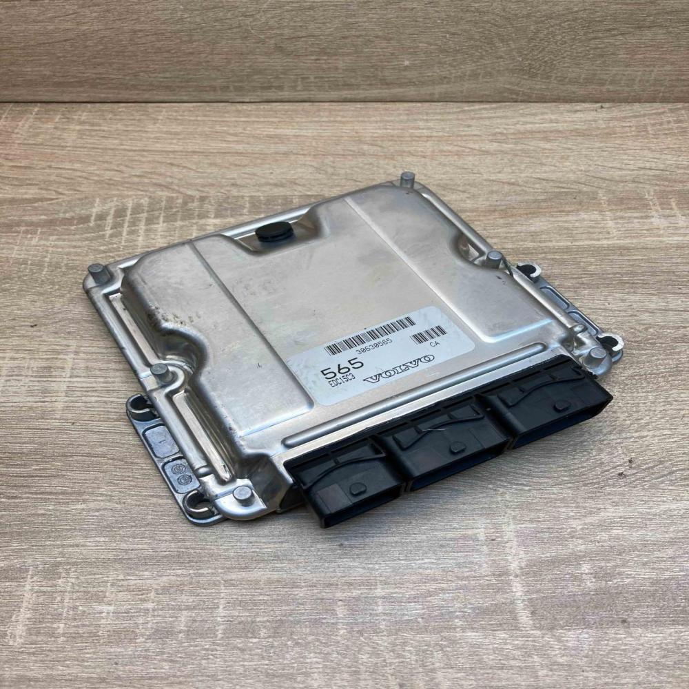 30630565 8200319960  Engine control unit/module ECU Volvo S40, V40