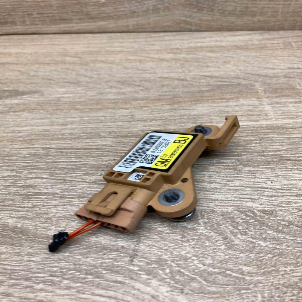 13102027   Airbag deployment crash/impact sensor Opel Vectra C