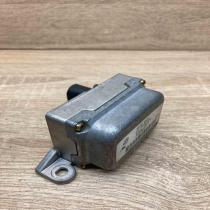 1K0907655B 100985 03204  ESP acceleration yaw rate sensor Volkswagen Touran I