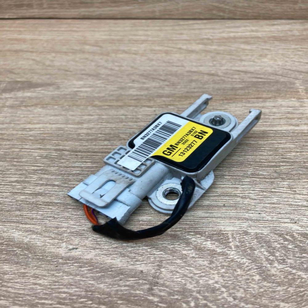 13123277 With Plug BN Airbag deployment crash/impact sensor Opel Vectra C