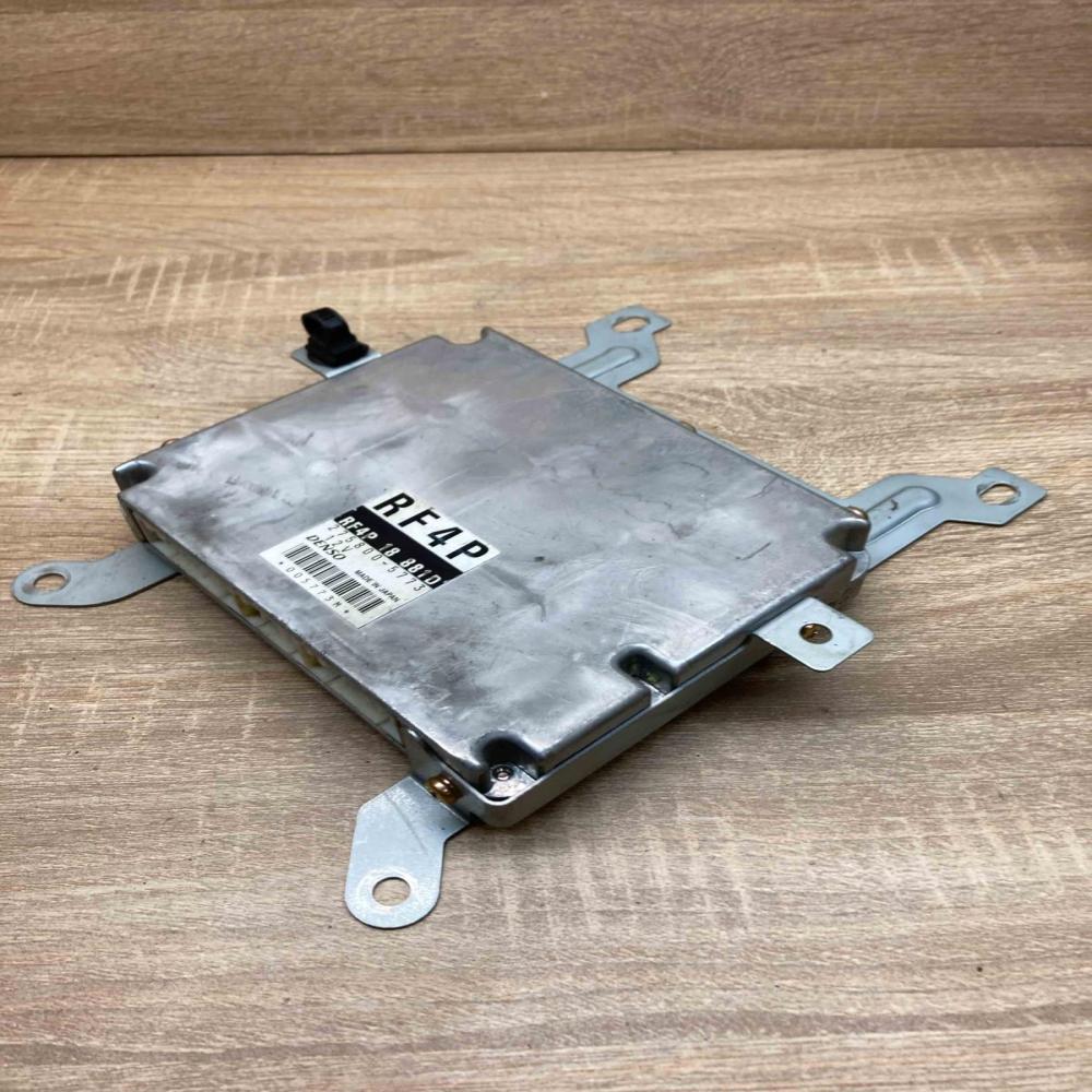 RF4P 18 881D 275800 5773 RF4P Engine control unit/module ECU Mazda Premacy