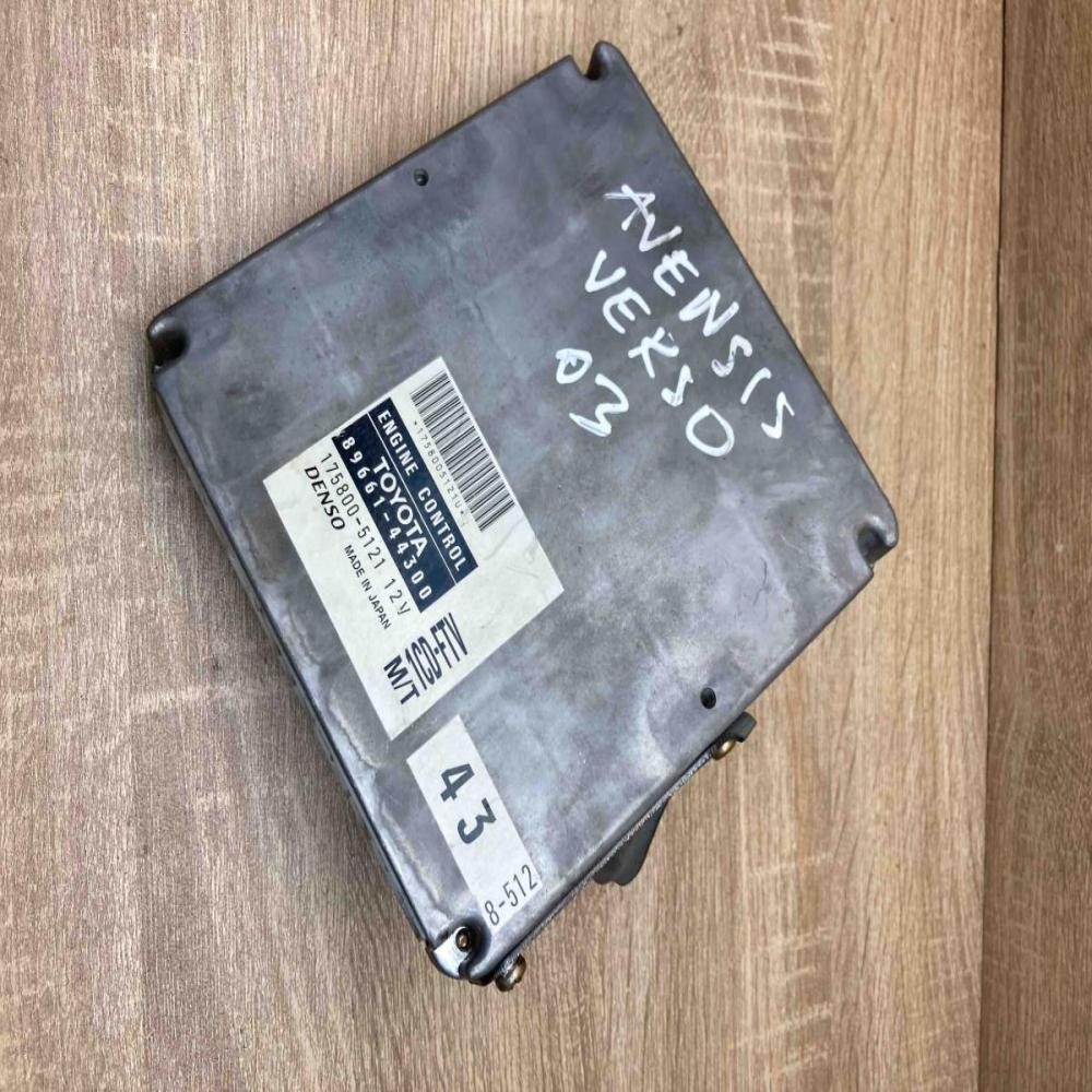 89661 44300 175800 5121  Engine control unit/module ECU Toyota Avensis Verso