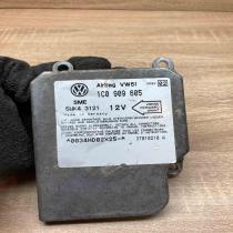 1C0909605 5WK43121  Airbag control unit/module Volkswagen PASSAT B5.5