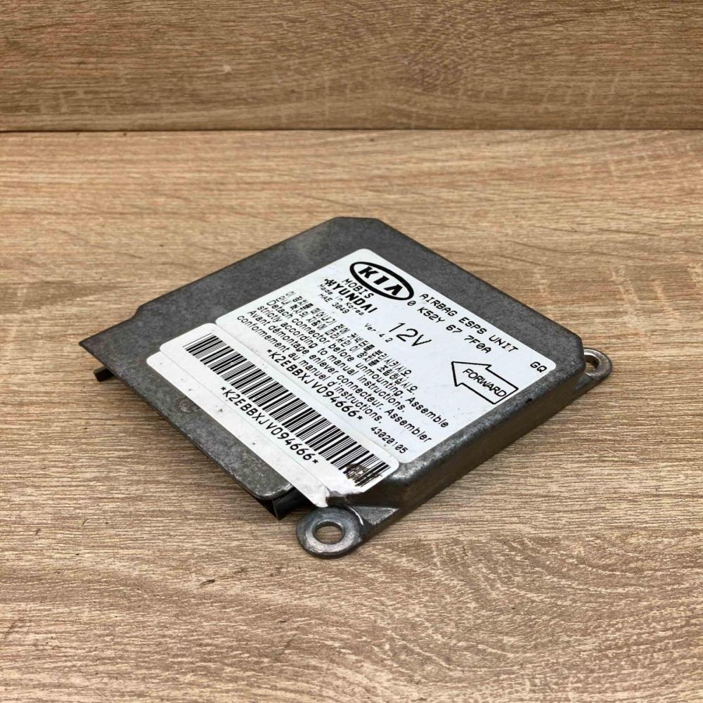0K52Y677F0A HAE3049  Airbag control unit/module KIA Carnival