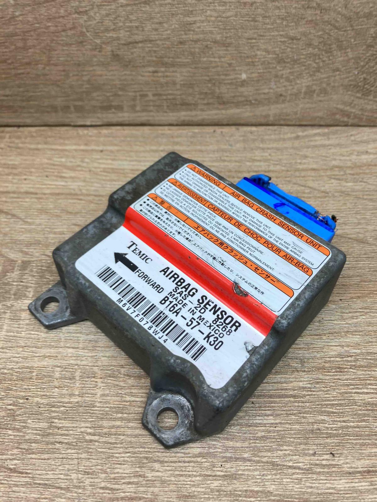 B16A 57 K30  With Plug Airbag control unit/module Mazda 323 F